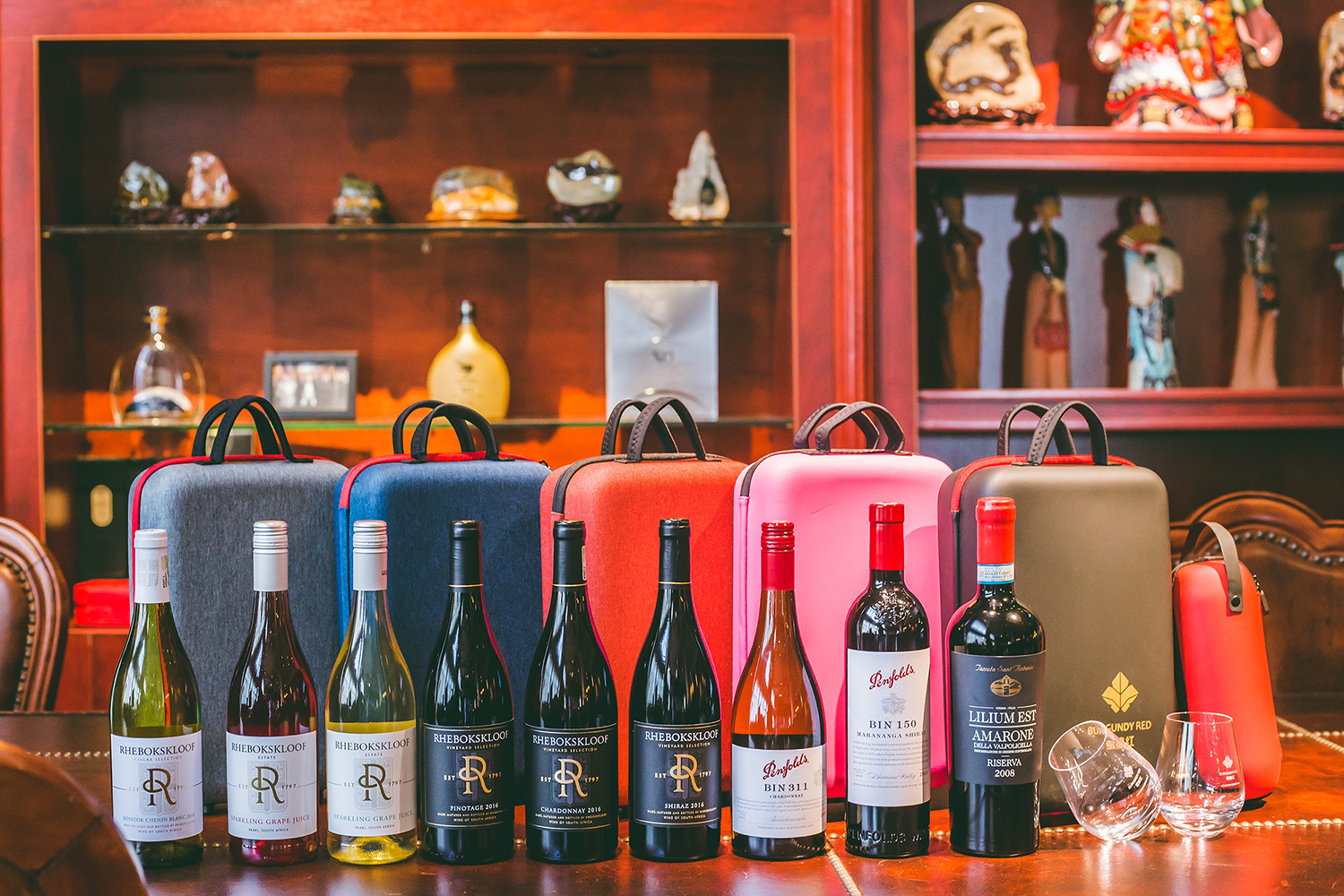 Crafting VIP-exclusive custom wine gift boxes for upscale restaurants 